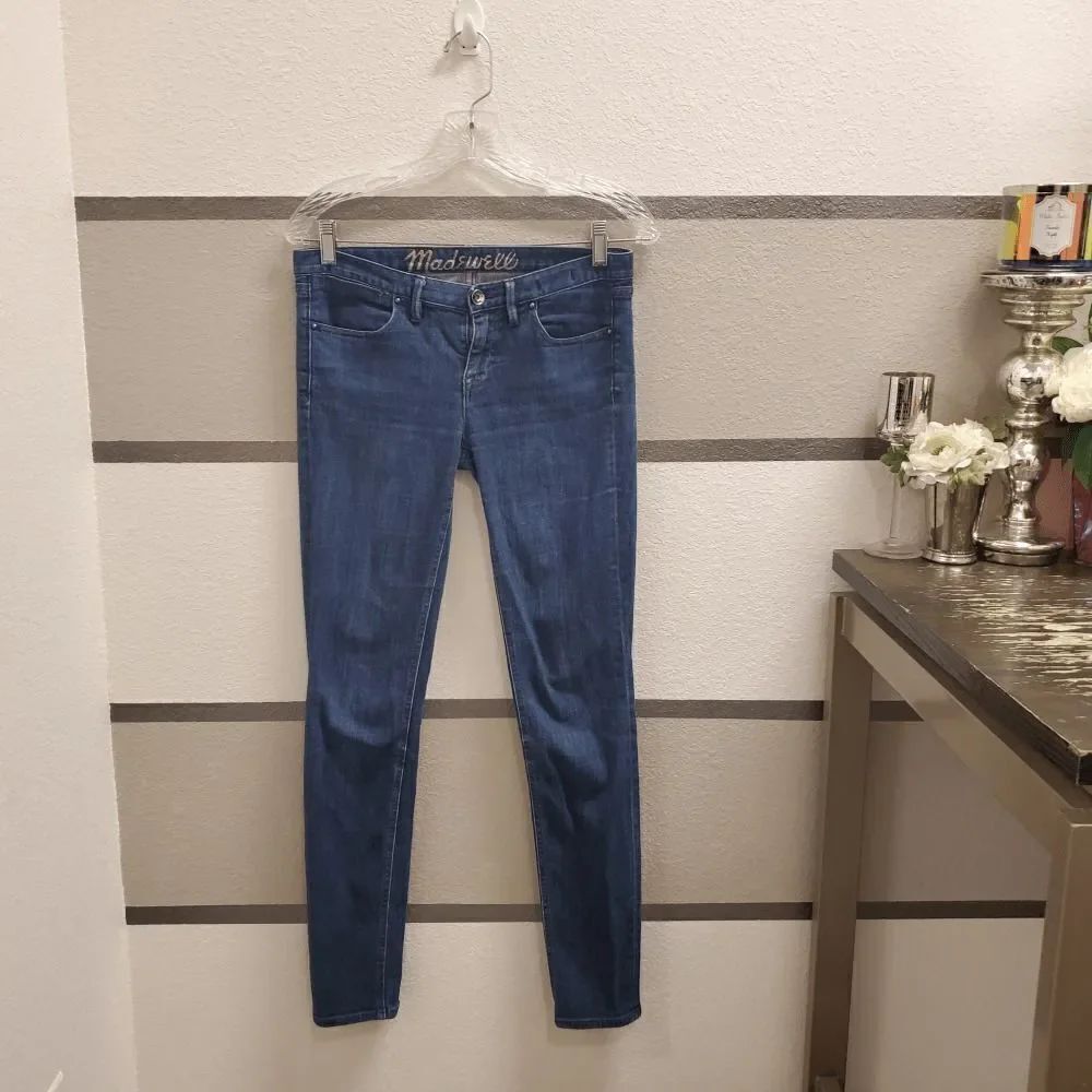 Madewell Skinny Jeans. Size 27x32.